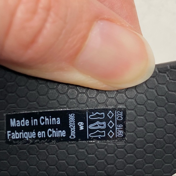 Women Crocs Swiftwater Wave Shoes Black - Picture 5 of 7